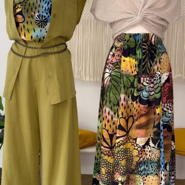 It’s Friday and you have to choose 🍋‍🟩🌿 which outfit would you prefer? 
#millebacini #springoutfit #newagefashion #namaste #millebacinioutfit #greekdesigners #onlineshopping #ootdfashion