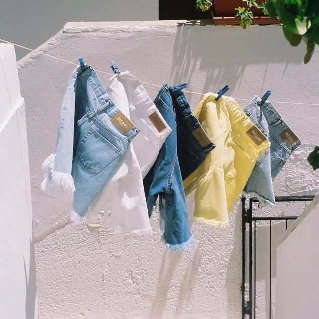 The most “must have” item for the summer🌼⛱️ Our fav @sacjeans available in store and online 👉🏻 www.millebacini.gr 

#millebacini #sacjeans #denimstyle #summervibes #onlineshopping